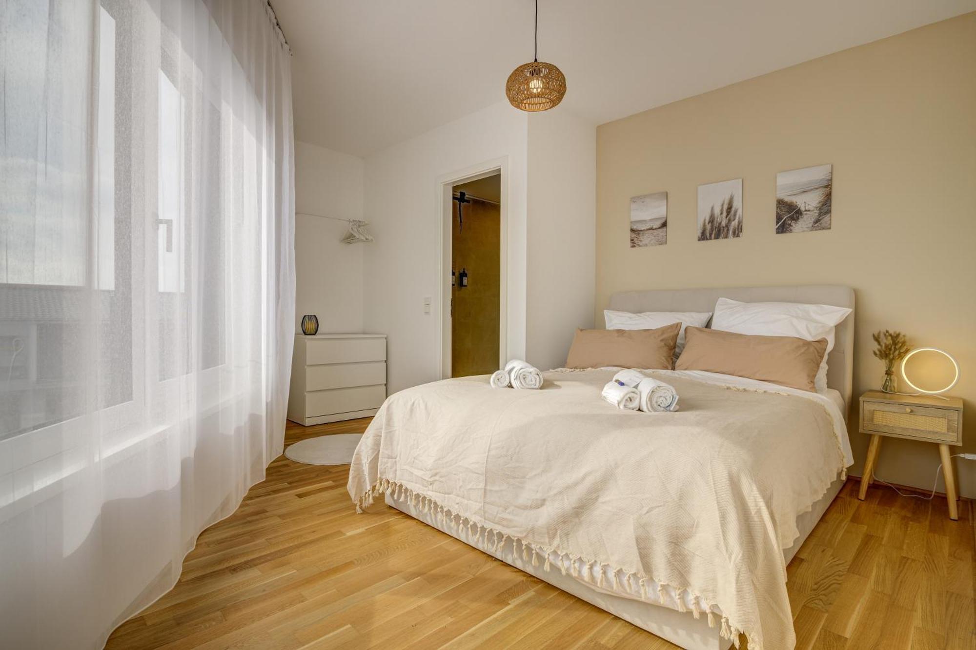 Exklusive 3-zimmer Luxus-maisonette In Hochheim - Naehe Frankfurt Flughafen, Wiesbaden Und Mainz